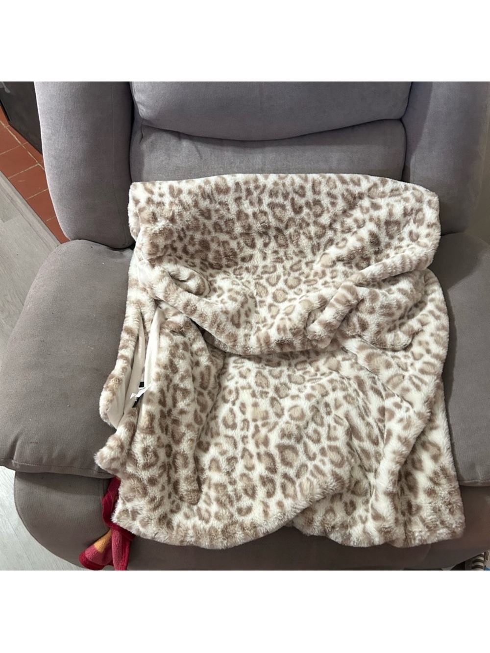 DKNY Leopard Print Faux Fur Throw in Cream and Taupe